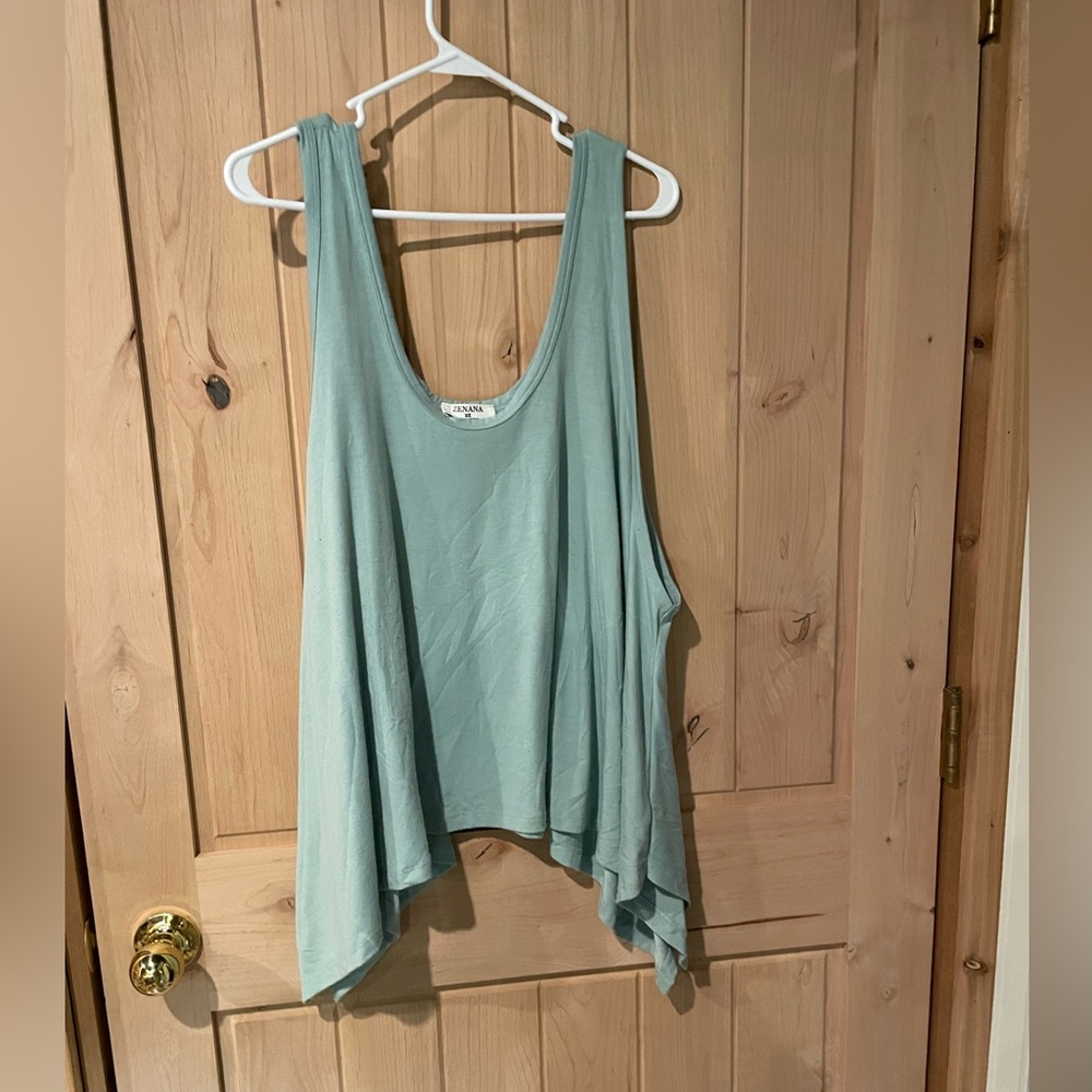 Zenna 2X shark bite tank top. Soft and flowy. Green sage color. EUC